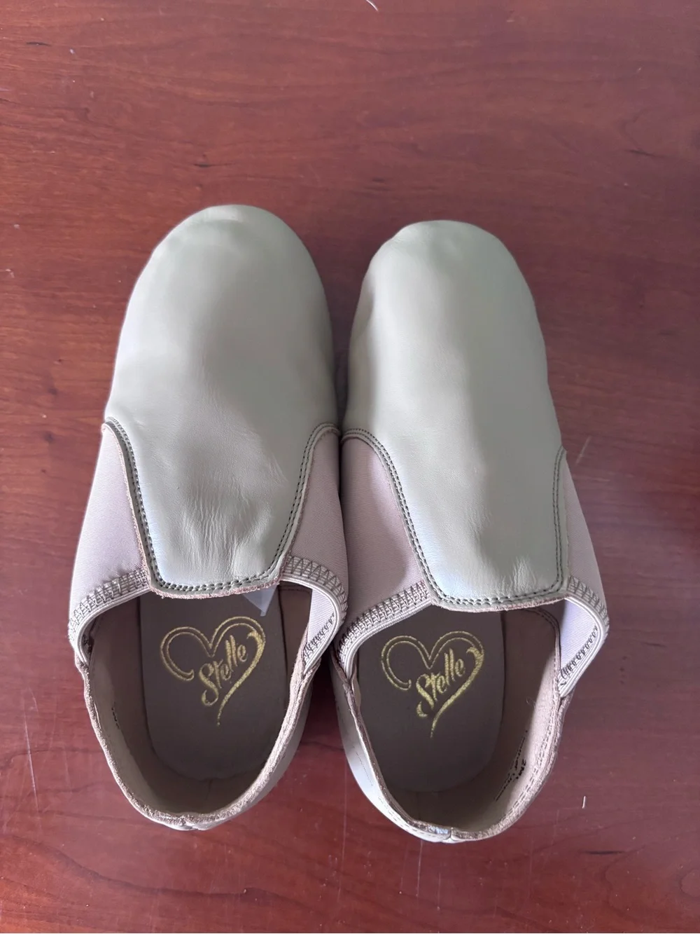 Stelle Girls Jazz Shoes. Tan Leather. Never worn. New in box. Size 2ML